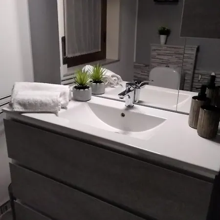 La Casa Di Ale شقة آتْشّي كاستيلّو