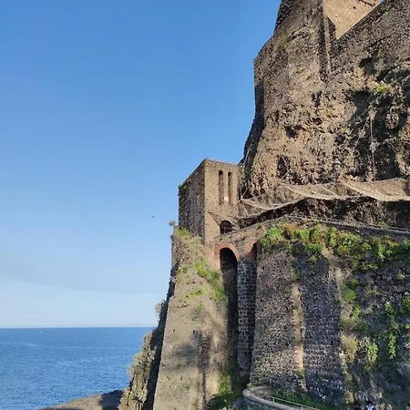 La Casa Di Ale شقة آتْشّي كاستيلّو